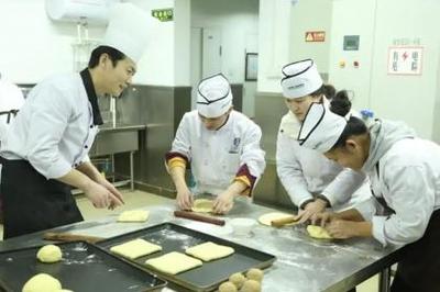 海口與重慶計算機服務與發展